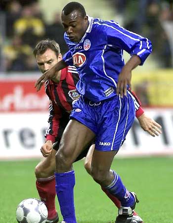 献赢得了媒 献赢得了媒